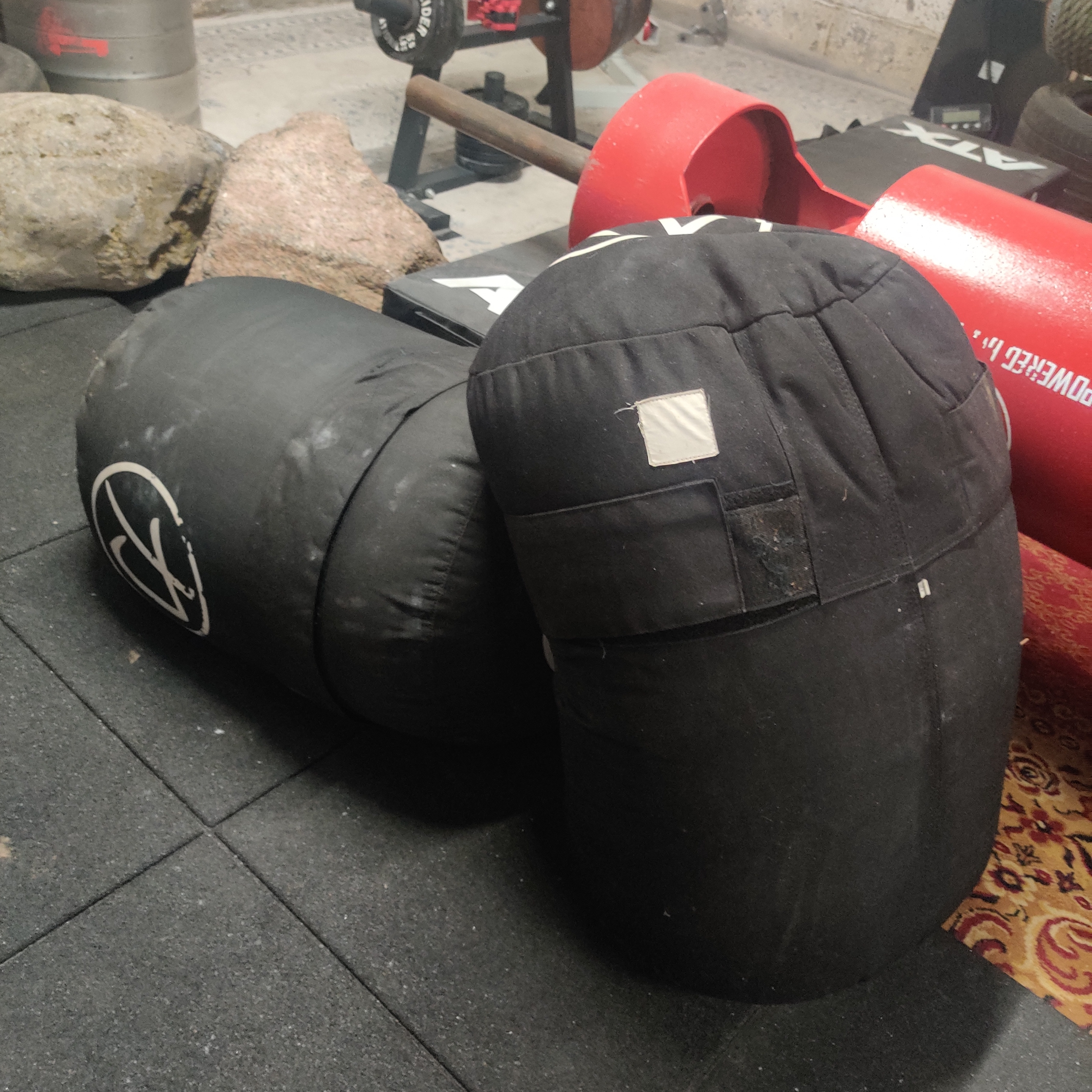 Zandzakken (groot, zwart)